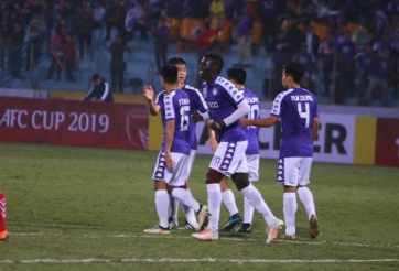 Samson tỏa sáng, Hà Nội 'chết hụt' trên sân Quảng Nam