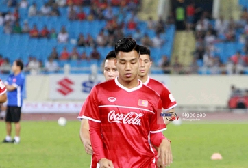 Văn Thanh trình làng 'diện mạo' mới sau chấn thương dài hạn