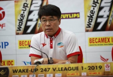 HLV Hàn Quốc uất ức vì bàn thắng thiếu fair-play của Bình Dương