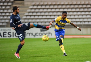 VIDEO: Jason Quang Vinh Pendant mắc lỗi dẫn tới bàn thua của Sochaux