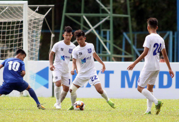 VIDEO: Cầu thủ U17 HAGL tái hiện pha làm bàn của Công Phượng