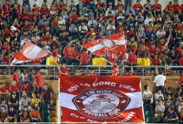 CĐV TP HCM tự bỏ tiền túi thay đội bóng nộp phạt cho VFF