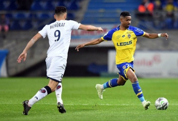 VIDEO: Cầu thủ Việt kiều sút phạt thần sầu và cái kết đắng