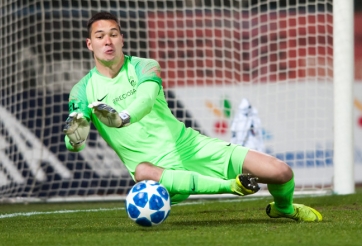 Thủ môn Việt kiều chạy đua thời gian để kịp dự trận gặp Thái Lan