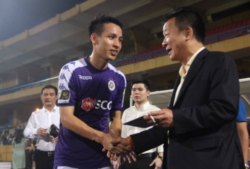 VIDEO: Hùng Dũng chia sẻ điều tiếc nuối nhất sau chức VĐ