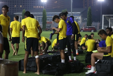 VIDEO: Malaysia khiến truyền thông Việt Nam quay như chong chóng