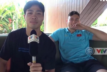 VIDEO: Công Phượng nhí nhố làm phóng viên hỏi cực xoáy Văn Lâm