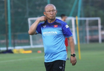 HLV Park cử trinh thám soi giò Thái Lan và UAE