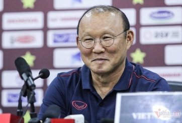 HLV Park Hang Seo nói lời xúc động sau khi ký hợp đồng mới