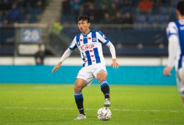 CĐV: 'Hôm nay Văn Hậu thi đấu như một thủ lĩnh ở hàng thủ Heerenveen'