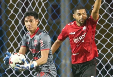 Thủ thành vô danh khiến Văn Lâm đánh bóng ghế dự bị