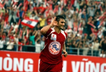 VIDEO: Siêu phẩm của huyền thoại V-League khiến cả thể giới trầm trồ