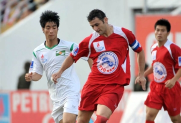 VIDEO: Lác mắt với kỹ thuật siêu việt của dị nhân Leandro từng khuấy đảo BĐVN