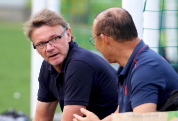 HLV Troussier thất vọng vì trình độ chuyên môn ở giải U19 QG