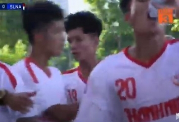 VIDEO: Em họ Công Phượng chọn vị trí thông minh ghi bàn cho U19 HAGL