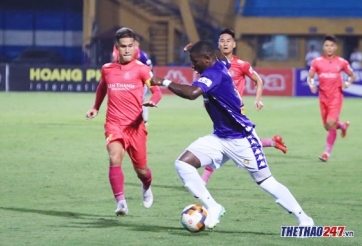 Văn Quyết sút hỏng penalty, Hà Nội 'ngậm trái đắng' trên sân nhà