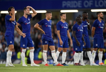 Chelsea lại chảy máu nhân sự, Lampard bị chất vấn