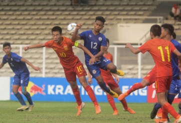 U16 Trung Quốc bị cầm hòa: 'Con rồng không điểm nhãn'