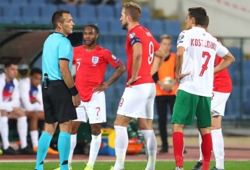 Chủ tịch LĐBĐ Bulgaria giả vờ không nghe thấy gì và cái kết