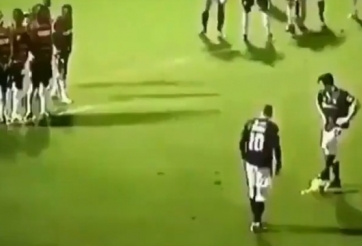 VIDEO: Cách cản phá sút phạt hiệu quả nhất trong bóng đá