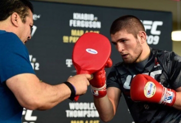 VIDEO: Ngả mũ trước màn 'lội ngược dòng' của võ sĩ MMA Khabib