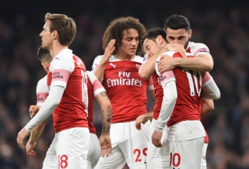 Dùng 80 chiếc áo, cầu thủ Arsenal có đội bóng mang tên mình