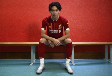 Minamino bơ vơ một mình khi mới đến Liverpool