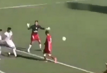 HÀI HƯỚC: Thủ môn sai, đã có chú chó sửa