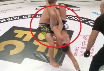 VIDEO: Võ sĩ dùng cánh tay bị gãy nhấc bổng đối thủ