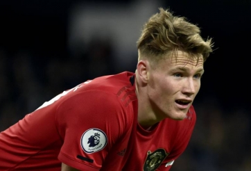 Fan MU đem McTominay ra 'dọa' Chelsea