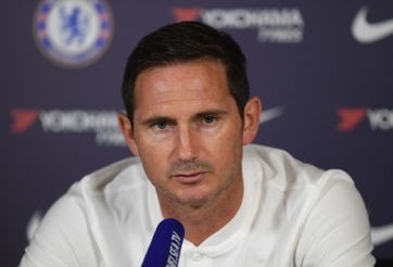 Lampard: 'Đáng lẽ MU phải bị đuổi người'