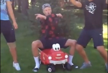 VIDEO: MV ca nhạc thảm họa 'gây nghiện' của Haaland