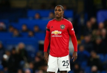 Tân binh MU gửi tin nhắn riêng cho tiền đạo đối thủ