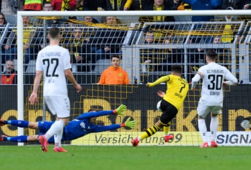 Sao trẻ tỏa sáng giúp Dortmund thắng nhẹ