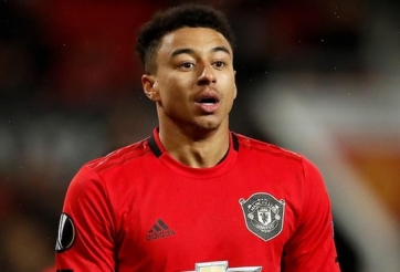 Lingard nhận vơ bàn thắng của đồng đội ở trận Derby vs MU