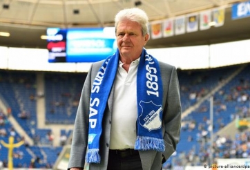 Người bị fan Bayern lăng mạ sắp tìm ra vaccine chống COVID-19