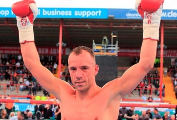 Ngưỡng mộ võ sĩ 'Tây Phương Thất Bại' đấu 300 trận thua đến 279 lần