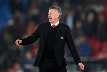 Solskjaer khuyên cầu thủ MU tập với vợ và người yêu