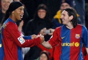 'Ronaldinho nhận Messi là em trai nuôi'
