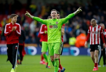 Huyền thoại MU 'ấn định' thời điểm Dean Henderson thay thế De Gea