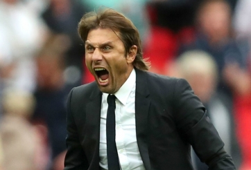 'HLV Inter toàn diễn xiếc bên đường biên, được bơm thổi quá mức'