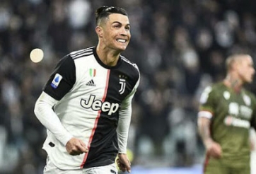 Ronaldo được yêu cầu mua tên sân Barca và đổi thành 'CR7'