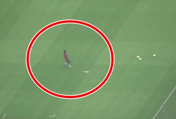 VIDEO: Cầu thủ Arsenal đứng xa nhau cả trăm mét trong buổi tập đầu tiên sau cách ly