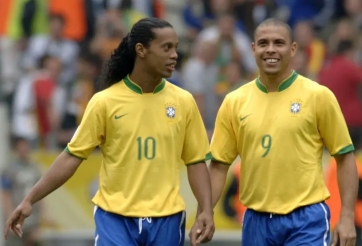 VIDEO: Ronaldo 'hỗn chiến' với các siêu sao khiến trọng tài phải dùng 'vũ lực'