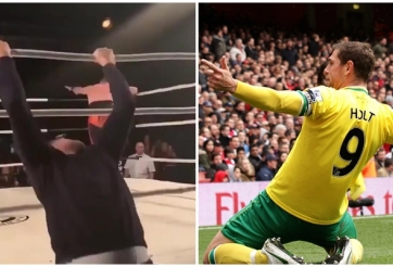 VIDEO: Sao Ngoại hạng Anh lên võ đài hạ tất cả đối thủ chỉ với 2 đòn