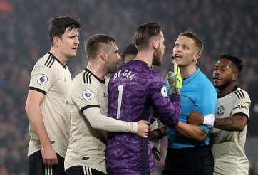 Ngoại hạng Anh sợ CĐV nhận ra 'bộ mặt thật' của các cầu thủ