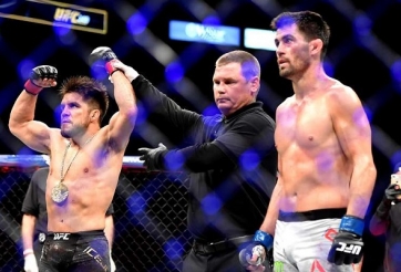 Võ sĩ thua tức tưởi vì điếu thuốc, ly rượu của trọng tài