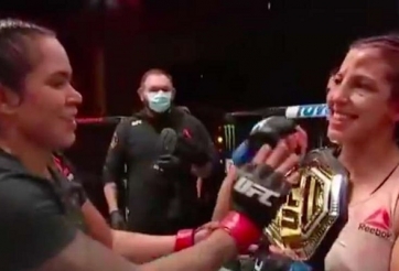 'Sư tử MMA' nhường đai vô địch cho kẻ bại trận, giới võ thuật tranh cãi nảy lửa