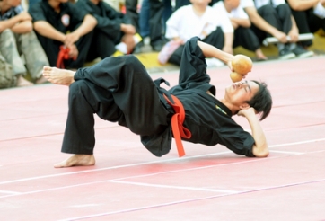 VIDEO: Túy Quyền bị Karate đánh từ 'say giả' thành 'say thật'