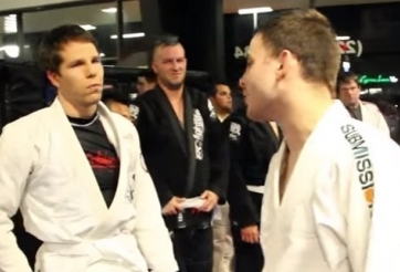 Đại cao thủ giả người nhập môn đến 'san bằng' lò võ MMA